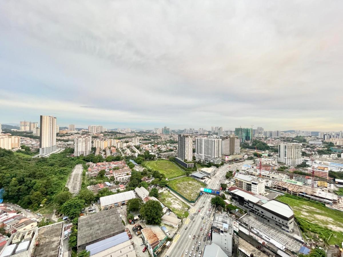 Modern 2B2B Apt Near Mid Valley - Wifi - Infinity Pool - Gym Kuala Lumpur Exterior foto